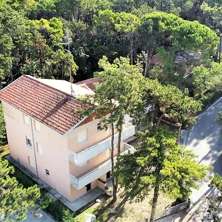 Peaceful Retreat With Terrace Near The Apartment Lignano Sabbiadoro